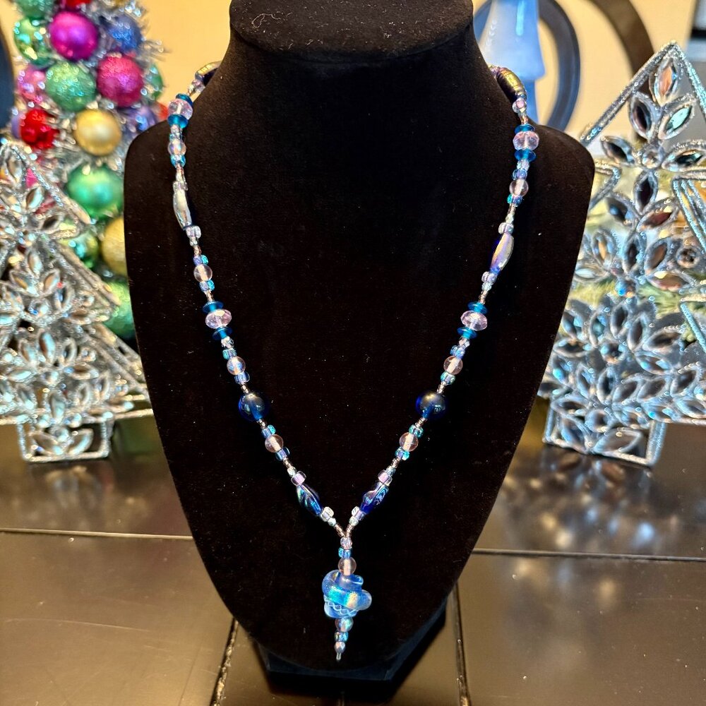 Gorgeous iridescent art glass pendant necklace